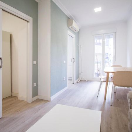 Apartamentos Tetuan Sandino Madrid Exterior foto