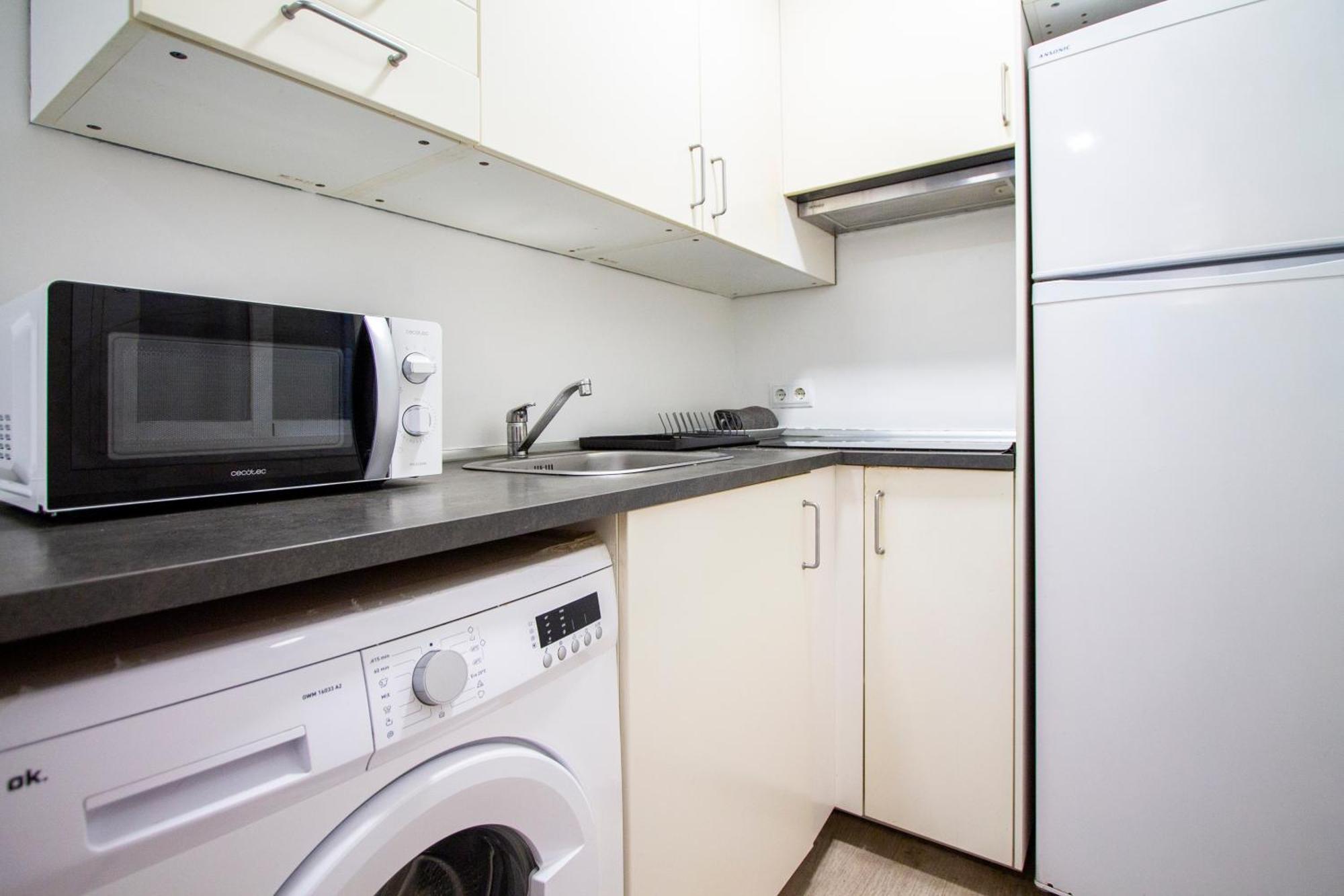 Apartamentos Tetuan Sandino Madrid Exterior foto