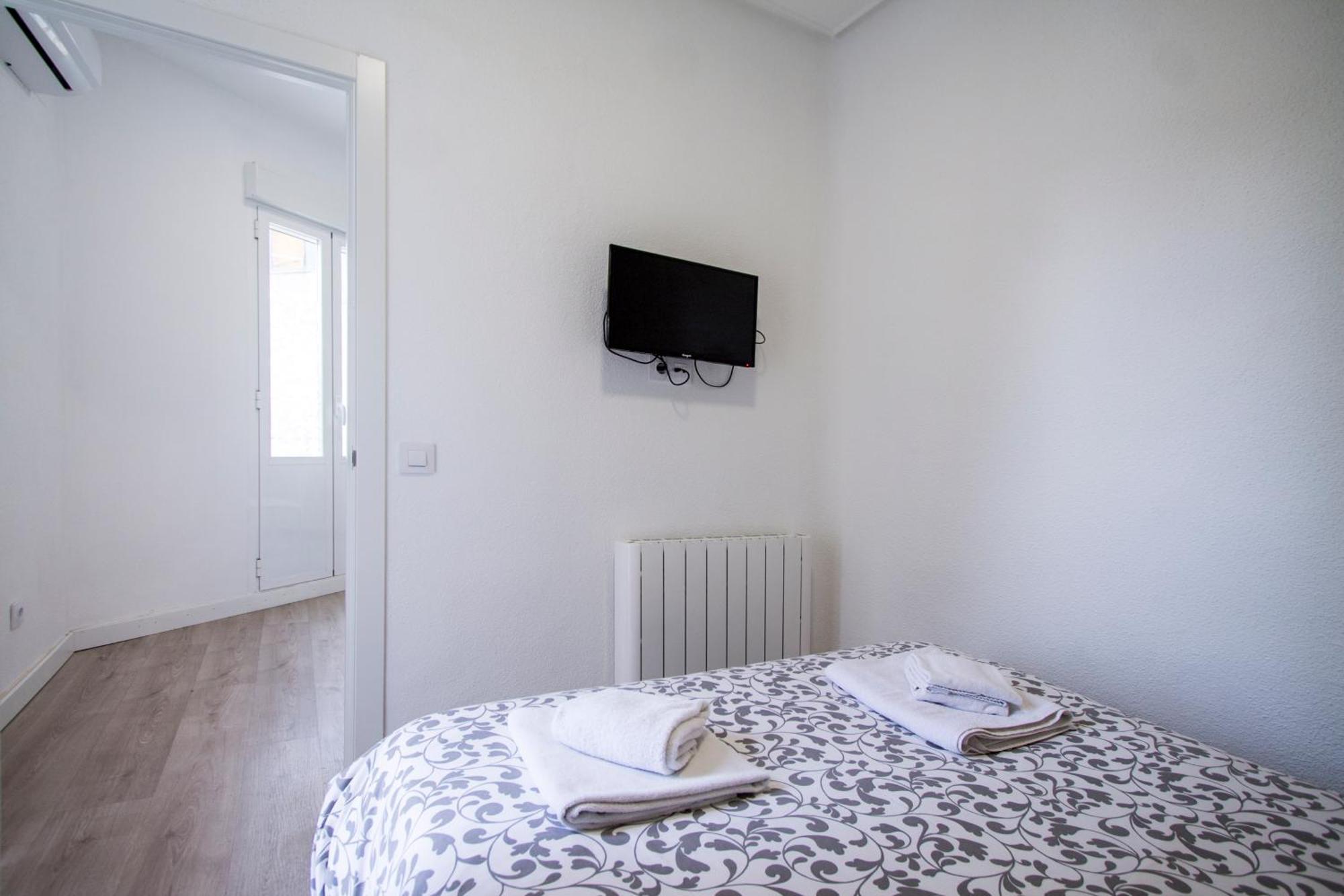 Apartamentos Tetuan Sandino Madrid Exterior foto